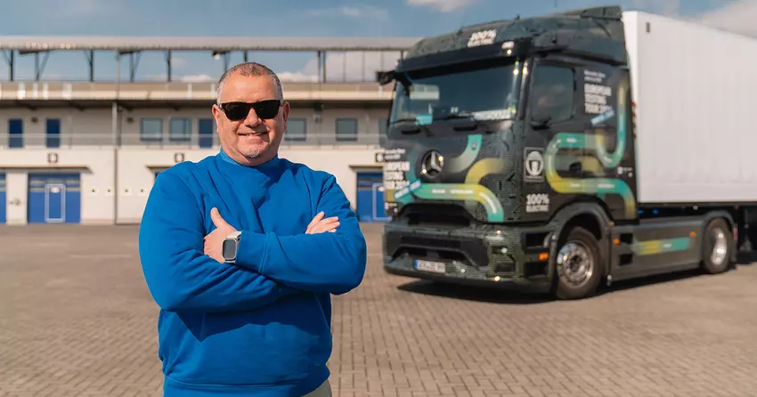 Marco Hellgrewe voor de Mercedes eActros 600