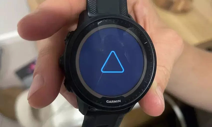 Garmin verhelpt bug waardoor horloges vastliepen op de "blauwe driehoek" na update