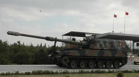 Turkije ontving de eerste zelfrijdende Firtina II houwitsers van eigen productie met Duitse voortstuwingssystemen en een vuurbereik van 40 kilometer.
