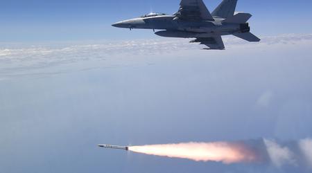 F-35 Lightning II gevechtsvliegtuigen van de vijfde generatie van de Finse luchtmacht krijgen AGM-88G AARGM-ER anti-radarraketten met groot bereik.