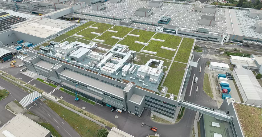 Nieuwe assemblagehal voor elektrische motoren in de fabriek van BMW Group in Steyr