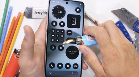 Nothing Phone (3) weerstond alles: blogger JerryRigEverything stelde de nieuwe smartphone op de proef met een scalpel, vuur en een schroevendraaier