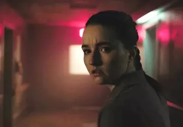 Caitlin Dever, die Abby speelt in ...