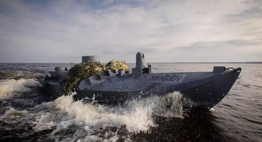 Oekraïense vrijwilligers zamelen geld in voor 35 Sea Baby maritieme drones, die 850 kg explosieven kunnen dragen en doelen tot op 1000 km afstand kunnen raken.