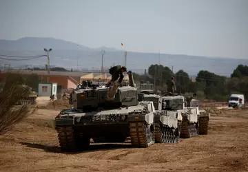 Leopard 2A4 tanks, raketten voor Patriot ...