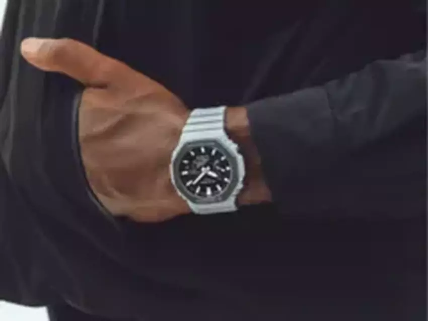 Casio GA-B2100LUU horloge uit de Urban Utility serie