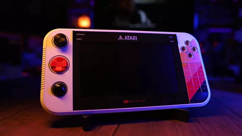 Voor fans van retro-games: Atari heeft de Gamestation Go handheld console onthuld waarop klassieke games kunnen worden gespeeld.