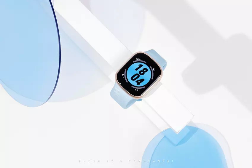 Een kopie van de Apple Watch: live foto's van de Honor Watch 4 zijn online opgedoken