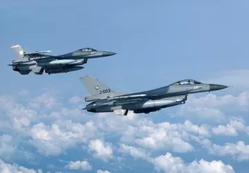 Officieel: Nederland draagt 6 extra F-16 ...
