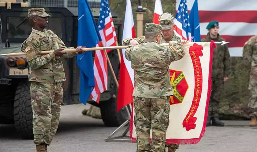 Openingsceremonie van de eerste permanente Amerikaanse militaire basis in Polen