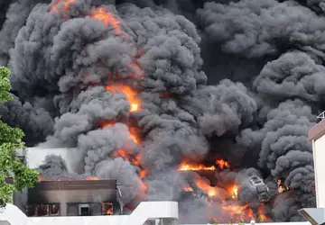 Grootschalige brand in Berlijn: de fabriek ...