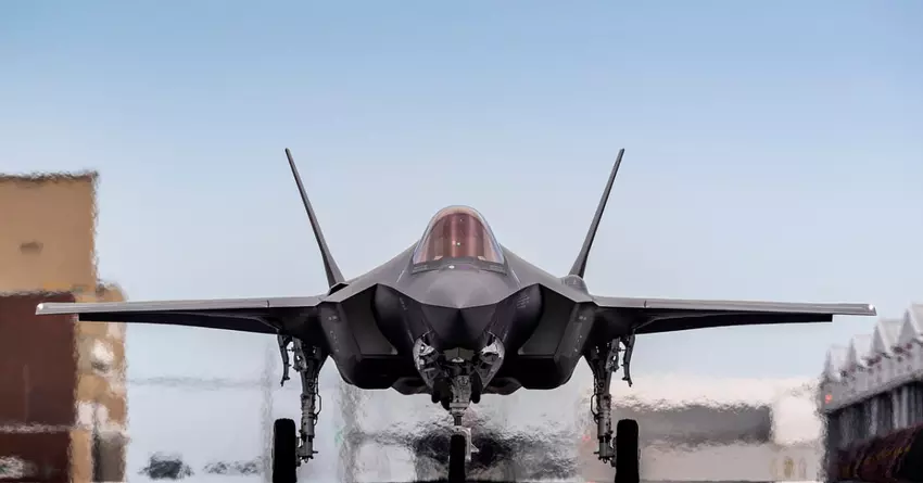 Lockheed Martin wil dit jaar een contract tekenen voor de productie van honderden nieuwe F-35 Lightning II gevechtsvliegtuigen van de vijfde generatie.