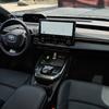 Details van het interieur van de bijgewerkte Toyota bZ