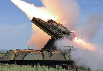 Oekraïense strijdkrachten laten zien hoe Strela-10 ...