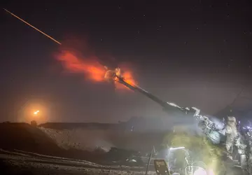 VS kondigt officieel overdracht aan van ...