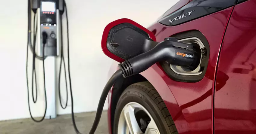 Californië zal de subsidies voor elektrische auto's terugbrengen als Trump de belastingkredieten schrapt. Maar niet voor Tesla