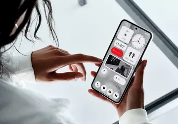 De Nothing Phone (2) smartphone heeft ...