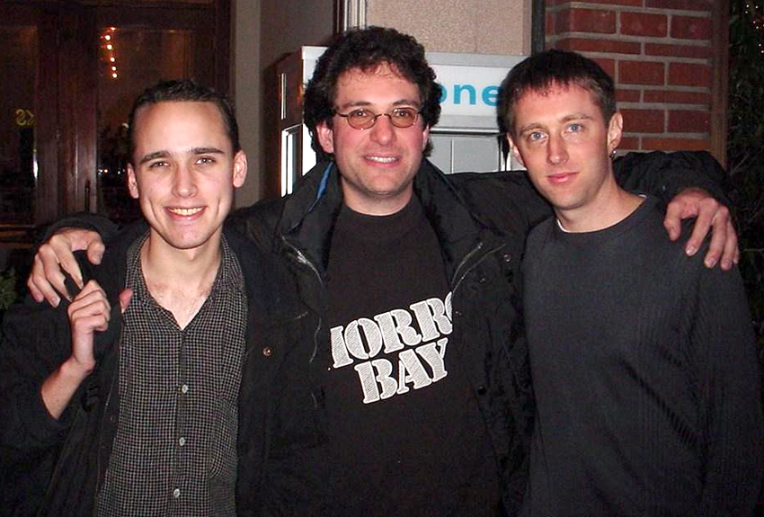 Hacker Adrian Lamo (gearresteerd in 2003), Kevin Mitnick en hacker Kevin Poulsen (vrijgelaten uit de gevangenis in 1996) - foto circa 2001. Illustratie: Wikipedia