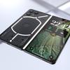Lichtbalk op het scharnier van de Nothing Fold-smartphone (1)