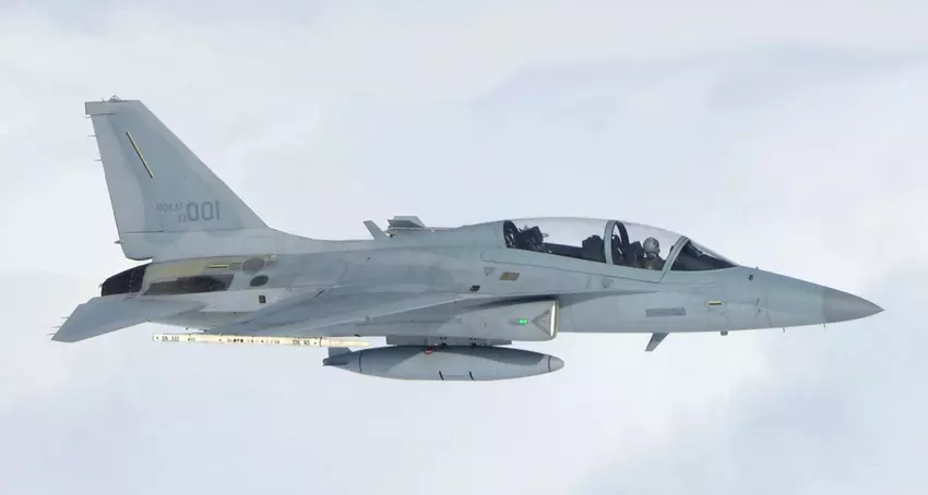 De Republiek Korea heeft nog twee FA-50 Fighting Eagle lichte gevechtsvliegtuigen overgedragen aan Polen onder een contract van $700 miljoen.