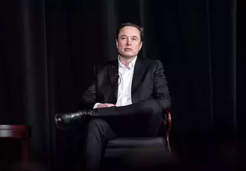 Elon Musk kondigde de onthulling van ...