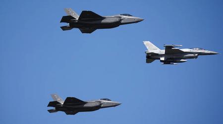 F-35 Lightning II, Patriot, Leopard 2 en HIMARS - Polen hield de grootste militaire parade in 30 jaar