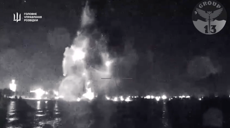 Het hoofddirectoraat van de Oekraïense inlichtingendienst liet zien hoe Magura V5 maritieme drones twee Russische boten KS-701 "Tonijn" vernietigden (video)
