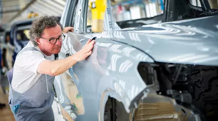 Bijna 100.000 Volkswagen-werknemers in 9 fabrieken namen deel aan een massale staking