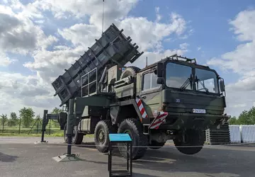 Duitsland draagt extra MIM-104 Patriot grond-luchtraketsysteem ...