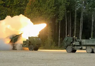 Estland koopt, samen met M142 HIMARS, ...