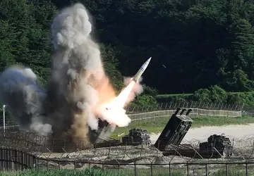 VS draagt ATACMS ballistische raketten met ...