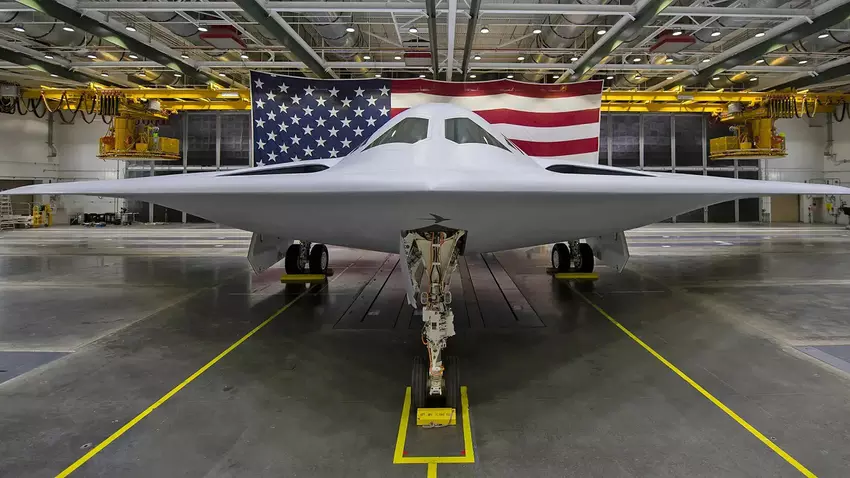 De B-21 Raider nucleaire bommenwerper zou de drones kunnen bedienen die worden gebouwd voor gevechtsvliegtuigen van de vijfde en zesde generatie.