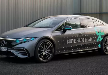 Turquoise lichten: Mercedes-Benz is toegelaten in ...