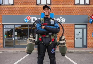 Raketman: Domino's Pizza heeft zijn allereerste ...