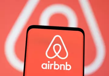 Airbnb blokkeert oudejaarsfeesten: Airbnb's nieuwe beleid ...