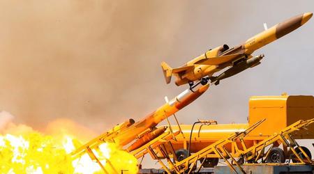 Iran heeft een onbemande onderschepper ontwikkeld op basis van de Karrar-drone met een AD-08 luchtdoelraket om bedreigingen vanuit de lucht te vernietigen.