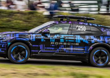 Porsche Cayenne Electric zet records voor ...