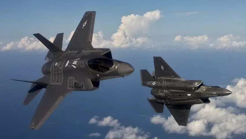 Australië heeft zes F-35 Lightning II gevechtsvliegtuigen van de vijfde generatie naar Indonesië gestuurd om voor het eerst luchtgevechten te oefenen.