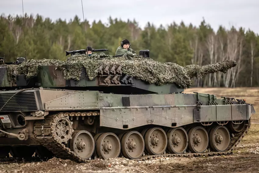 20 M113 APC's, 4 Leopard 2 tanks en een Role 2 plus veldhospitaal: Spanje stuurt Oekraïne nieuw militair hulppakket