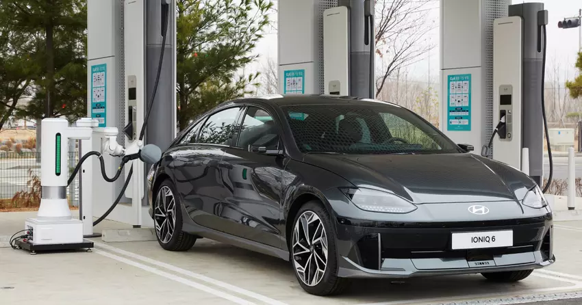 Hyundai en Incheon International Airport zullen AI-gestuurde robots testen om elektrische auto's op te laden