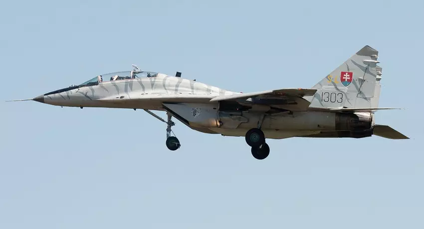 De MiG-29UBS multirole fighter van de Oekraïense luchtmacht, overgedragen door Slowakije, voor het eerst getoond op een foto