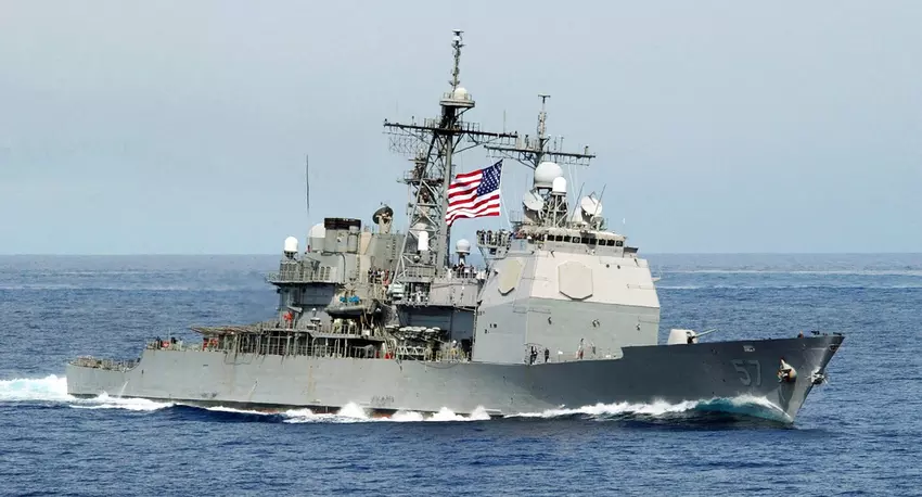 De Amerikaanse marine heeft de kruiser USS Lake Champlain na 35 jaar dienst uit de vaart genomen - het oorlogsschip was een drager van Tomahawk-raketten, overleefde een explosie en een aanvaring met een vissersvaartuig