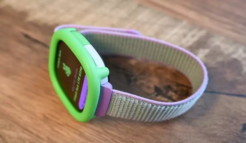  Fitbit Ace LTE fitness tracker horloge voor kinderen