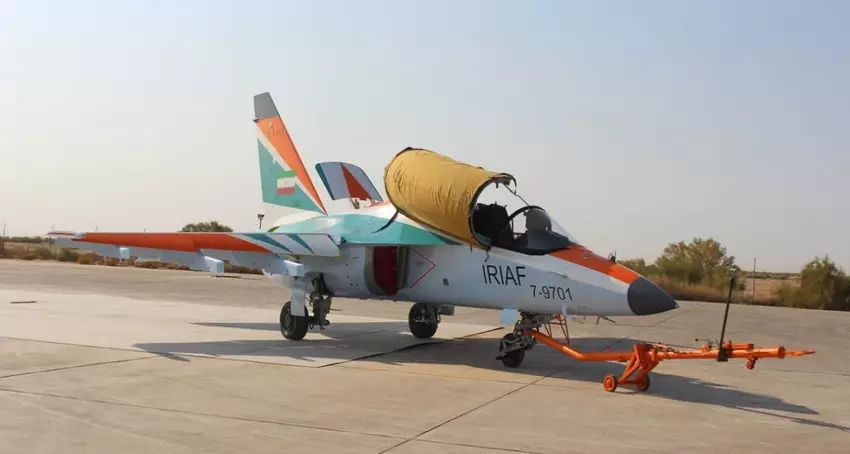 Iran heeft het eerste Russische Yak-130 trainingsvliegtuig ontvangen in afwachting van de levering van Su-35 gevechtsvliegtuigen van de vierde generatie.