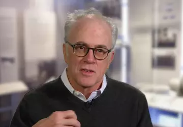 PowerPoint co-creator Dennis Austin overlijdt op ...