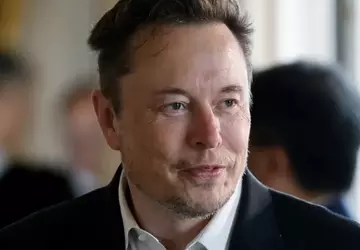 Elon Musk bespreekt kunstmatige intelligentie, geboortecijfer ...