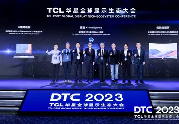 TCL introduceerde een koepelvormig 4K OLED-paneel ...