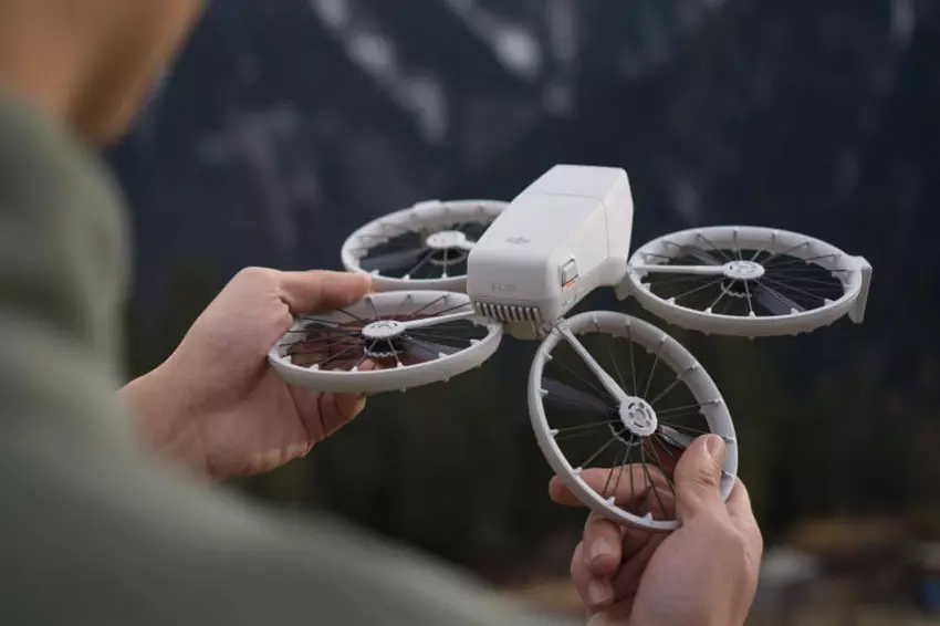 DJI lanceert Flip opvouwbare drone met spraakbesturing, 48MP camera en vliegtijd tot 31 minuten