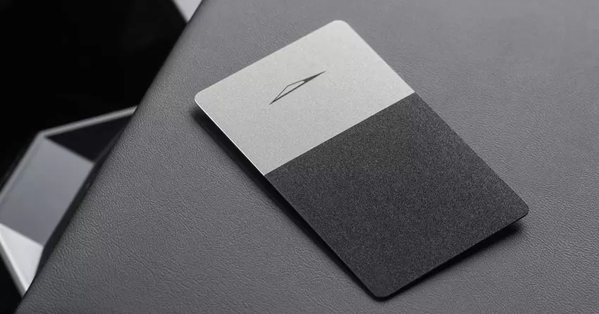 Tesla heeft een nieuw accessoire onthuld voor de Cybertruck - een metalen sleutelkaart van $60