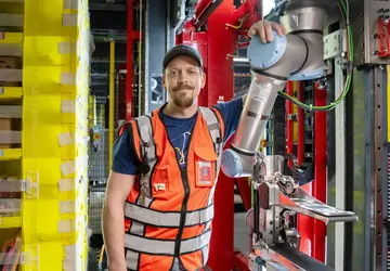 Amazon introduceert Vulcan, een robot die ...